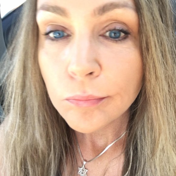 Meet your Posher, Erika - Picture 1 of 1